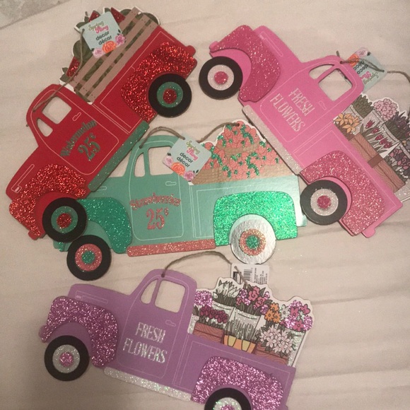 Bundle Set of 4 Spring Farmhouse Trucks - Picture 2 of 16